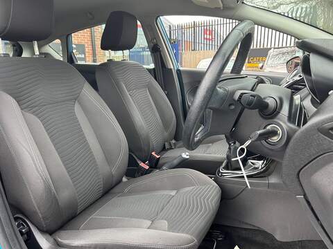 Ford Fiesta Fiesta 1.0T EcoBoost Zetec Euro 6 (s/s) 5dr - U26