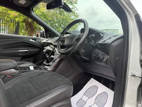 Ford Kuga 2.0 TDCi EcoBlue ST-Line SUV 5dr Diesel Manual Euro 6 (s/s) (150 ps) - U273