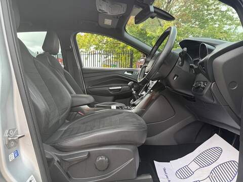 Ford Kuga 2.0 TDCi EcoBlue ST-Line SUV 5dr Diesel Manual Euro 6 (s/s) (150 ps) - U273