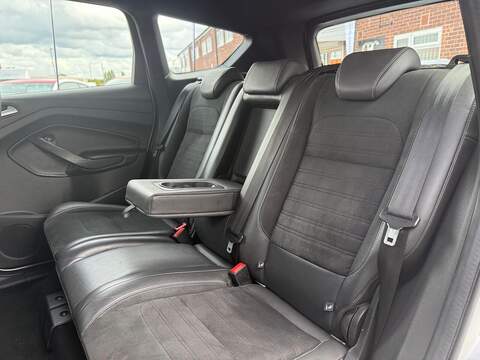 Ford Kuga 2.0 TDCi EcoBlue ST-Line SUV 5dr Diesel Manual Euro 6 (s/s) (150 ps) - U273