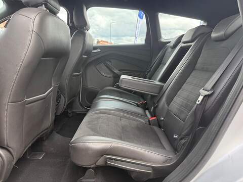 Ford Kuga 2.0 TDCi EcoBlue ST-Line SUV 5dr Diesel Manual Euro 6 (s/s) (150 ps) - U273