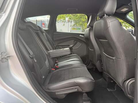 Ford Kuga 2.0 TDCi EcoBlue ST-Line SUV 5dr Diesel Manual Euro 6 (s/s) (150 ps) - U273