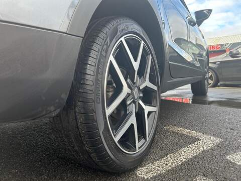 SEAT Arona 1.5 TSI EVO FR Sport SUV 5dr Petrol Manual Euro 6 (s/s) (150 ps) - U276