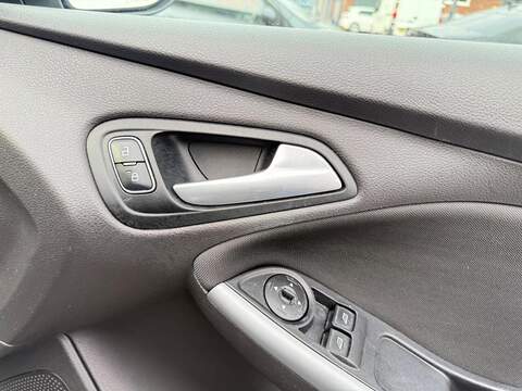 Ford Focus Focus 1.5 TDCi Zetec Euro 6 (s/s) 5dr - U28