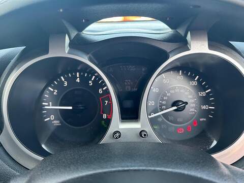 Nissan Juke 1.6 Tekna SUV 5dr Petrol Manual Euro 6 (112 ps) - U282