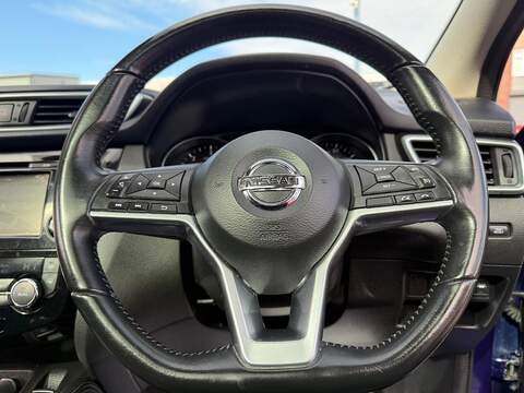 Nissan Qashqai 1.5 dCi Tekna SUV 5dr Diesel Manual Euro 6 (s/s) (110 ps) - U285