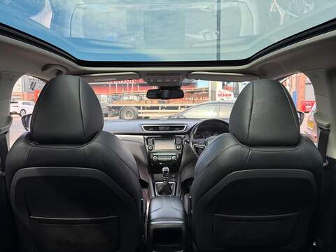 Nissan Qashqai 1.5 dCi Tekna SUV 5dr Diesel Manual Euro 6 (s/s) (110 ps) - U285