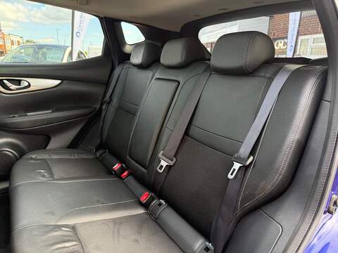 Nissan Qashqai 1.5 dCi Tekna SUV 5dr Diesel Manual Euro 6 (s/s) (110 ps) - U285
