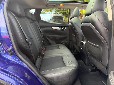 Nissan Qashqai 1.5 dCi Tekna SUV 5dr Diesel Manual Euro 6 (s/s) (110 ps) - U285