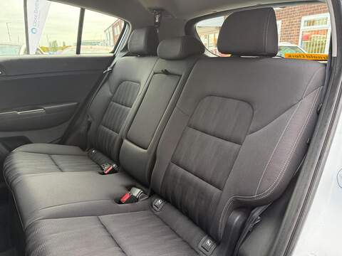Kia Sportage Sportage 1 SUV 1 Manual Petrol - U287