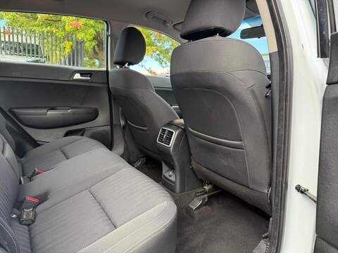 Kia Sportage Sportage 1 SUV 1 Manual Petrol - U287