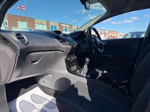 Ford Fiesta 1.5 TDCi Zetec Hatchback 5dr Diesel Manual Euro 6 (75 ps) - U292