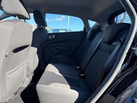 Ford Fiesta 1.5 TDCi Zetec Hatchback 5dr Diesel Manual Euro 6 (75 ps) - U292