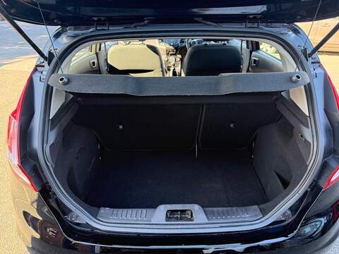 Ford Fiesta 1.5 TDCi Zetec Hatchback 5dr Diesel Manual Euro 6 (75 ps) - U292