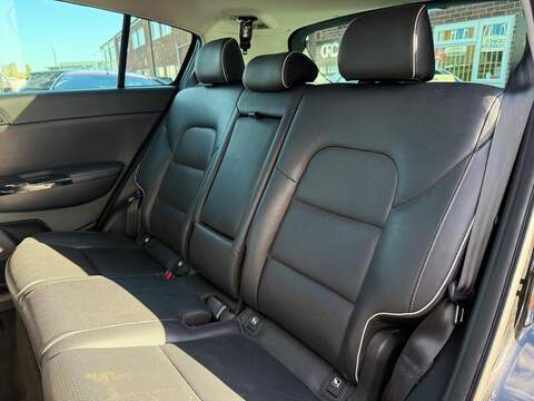 Kia Sportage 1.7 CRDi 4 SUV 5dr Diesel Manual Euro 6 (s/s) (114 bhp) - U294