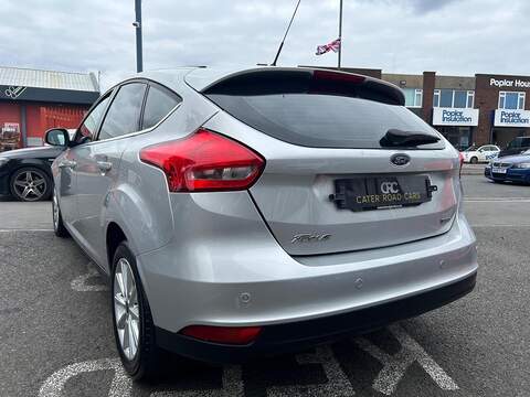 Ford Focus Focus Titanium Hatchback 0 Manual Petrol - U298