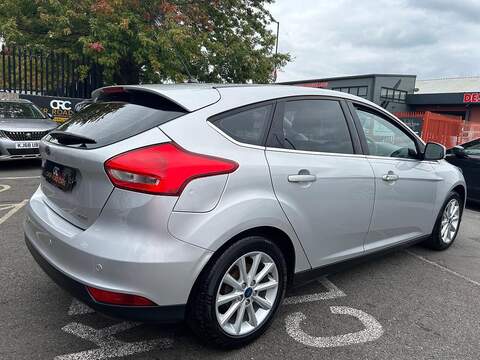 Ford Focus Focus Titanium Hatchback 0 Manual Petrol - U298