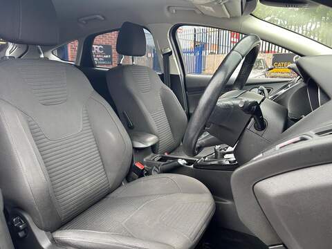 Ford Focus Focus Titanium Hatchback 0 Manual Petrol - U298