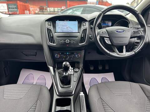 Ford Focus Focus Titanium Hatchback 0 Manual Petrol - U298