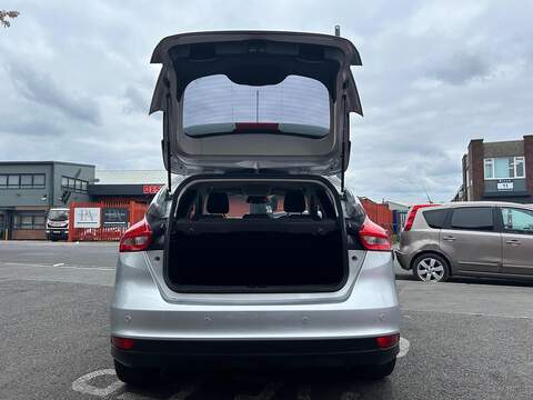 Ford Focus Focus Titanium Hatchback 0 Manual Petrol - U298