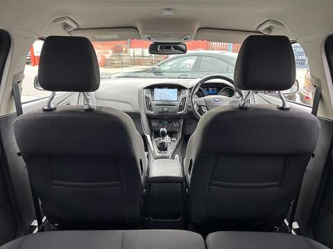 Ford Focus Focus Titanium Hatchback 0 Manual Petrol - U298