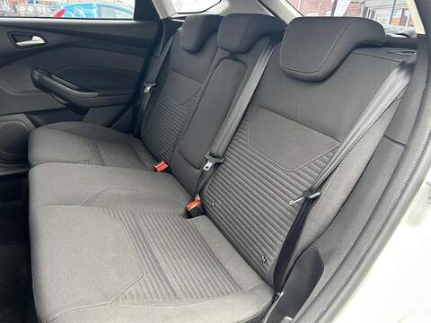 Ford Focus Focus Titanium Hatchback 0 Manual Petrol - U298