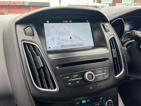 Ford Focus Focus Titanium Hatchback 0 Manual Petrol - U298