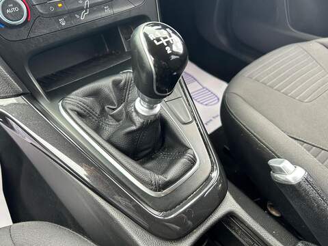 Ford Focus Focus Titanium Hatchback 0 Manual Petrol - U298