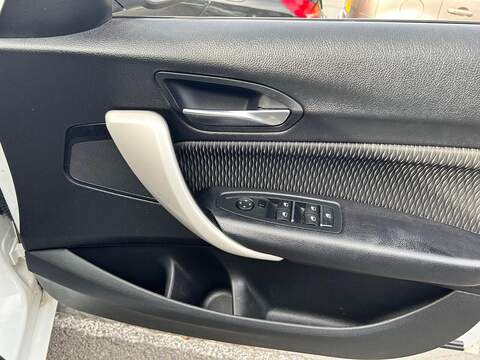 BMW 1 Series 1.5 116d SE Business Hatchback 5dr Diesel Manual Euro 6 (s/s) (116 ps) - U302