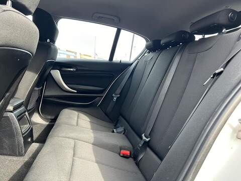 BMW 1 Series 1.5 116d SE Business Hatchback 5dr Diesel Manual Euro 6 (s/s) (116 ps) - U302