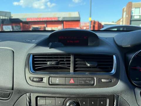 Vauxhall Mokka 1.7 CDTi SE SUV 5dr Diesel Auto 2WD Euro 5 (130 ps) - U303