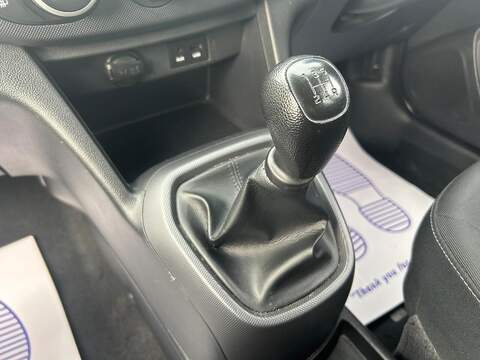 Hyundai i10 1.0 S Hatchback 5dr Petrol Manual Euro 6 (67 ps) - U304