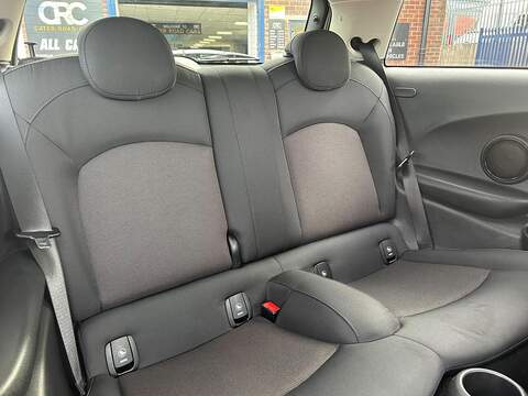 MINI Hatch 1.5 Cooper D Hatchback 3dr Diesel Manual Euro 6 (s/s) (116 ps) - U305