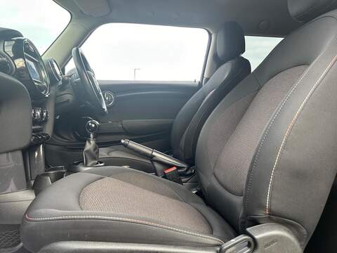 MINI Hatch 1.5 Cooper D Hatchback 3dr Diesel Manual Euro 6 (s/s) (116 ps) - U305