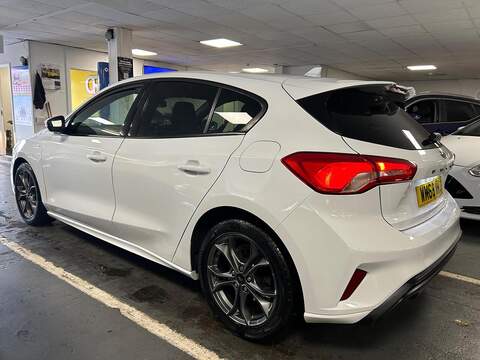 Ford Focus 1.0T EcoBoost ST-Line Hatchback 5dr Petrol Manual Euro 6 (s/s) (125 ps) - U310