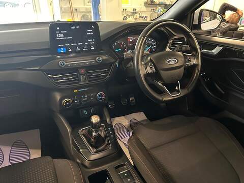 Ford Focus 1.0T EcoBoost ST-Line Hatchback 5dr Petrol Manual Euro 6 (s/s) (125 ps) - U310