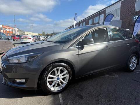 Ford Focus 1.0T EcoBoost Zetec Hatchback 5dr Petrol Manual Euro 6 (s/s) (125 ps) - U312
