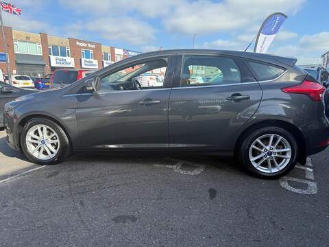 Ford Focus 1.0T EcoBoost Zetec Hatchback 5dr Petrol Manual Euro 6 (s/s) (125 ps) - U312