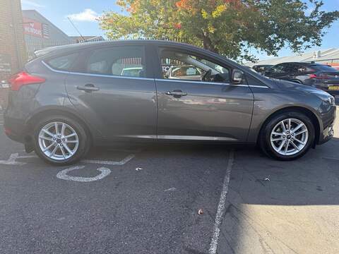 Ford Focus 1.0T EcoBoost Zetec Hatchback 5dr Petrol Manual Euro 6 (s/s) (125 ps) - U312