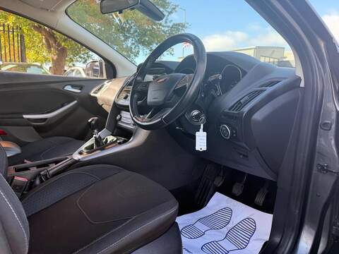 Ford Focus 1.0T EcoBoost Zetec Hatchback 5dr Petrol Manual Euro 6 (s/s) (125 ps) - U312