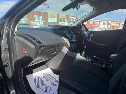 Ford Focus 1.0T EcoBoost Zetec Hatchback 5dr Petrol Manual Euro 6 (s/s) (125 ps) - U312