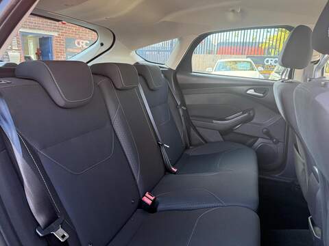 Ford Focus 1.0T EcoBoost Zetec Hatchback 5dr Petrol Manual Euro 6 (s/s) (125 ps) - U312