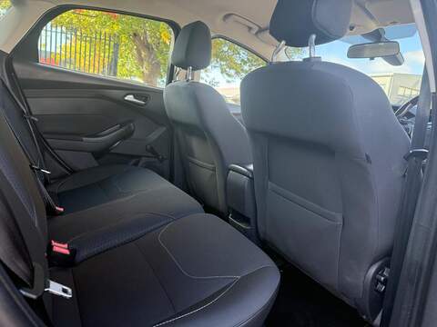 Ford Focus 1.0T EcoBoost Zetec Hatchback 5dr Petrol Manual Euro 6 (s/s) (125 ps) - U312