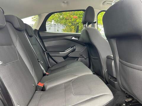Ford Focus 1.0T EcoBoost Zetec Edition Hatchback 5dr Petrol Manual Euro 6 (s/s) (125 ps) - U313