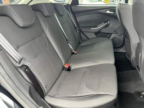 Ford Focus 1.0T EcoBoost Zetec Edition Hatchback 5dr Petrol Manual Euro 6 (s/s) (125 ps) - U313
