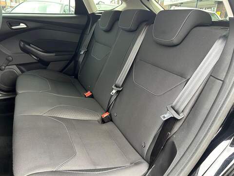 Ford Focus 1.0T EcoBoost Zetec Edition Hatchback 5dr Petrol Manual Euro 6 (s/s) (125 ps) - U313