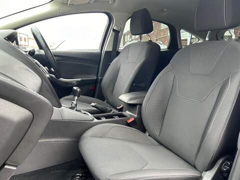 Ford Focus 1.0T EcoBoost Zetec Edition Hatchback 5dr Petrol Manual Euro 6 (s/s) (125 ps) - U313