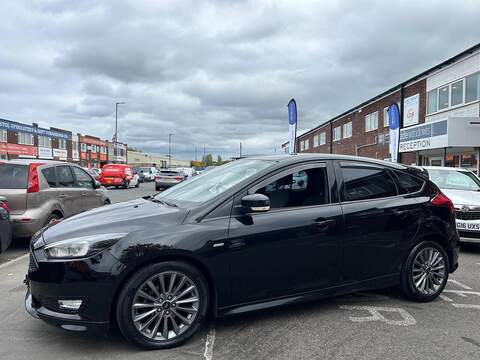 Ford Focus 1.5 TDCi ST-Line Hatchback 5dr Diesel Manual Euro 6 (s/s) (120 ps) - U314