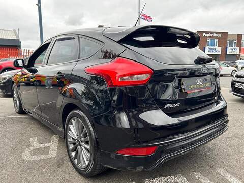 Ford Focus 1.5 TDCi ST-Line Hatchback 5dr Diesel Manual Euro 6 (s/s) (120 ps) - U314