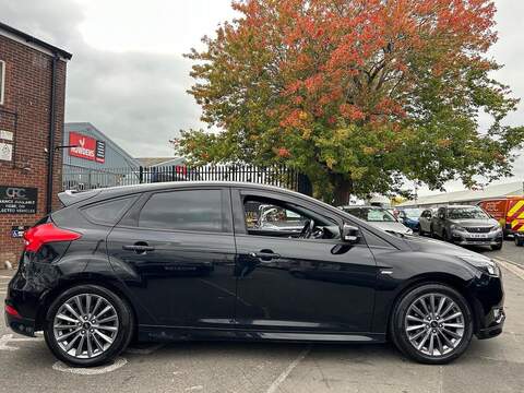 Ford Focus 1.5 TDCi ST-Line Hatchback 5dr Diesel Manual Euro 6 (s/s) (120 ps) - U314